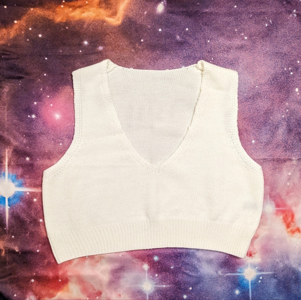 🕊️ Dazy Cream Cropped Sweater Vest